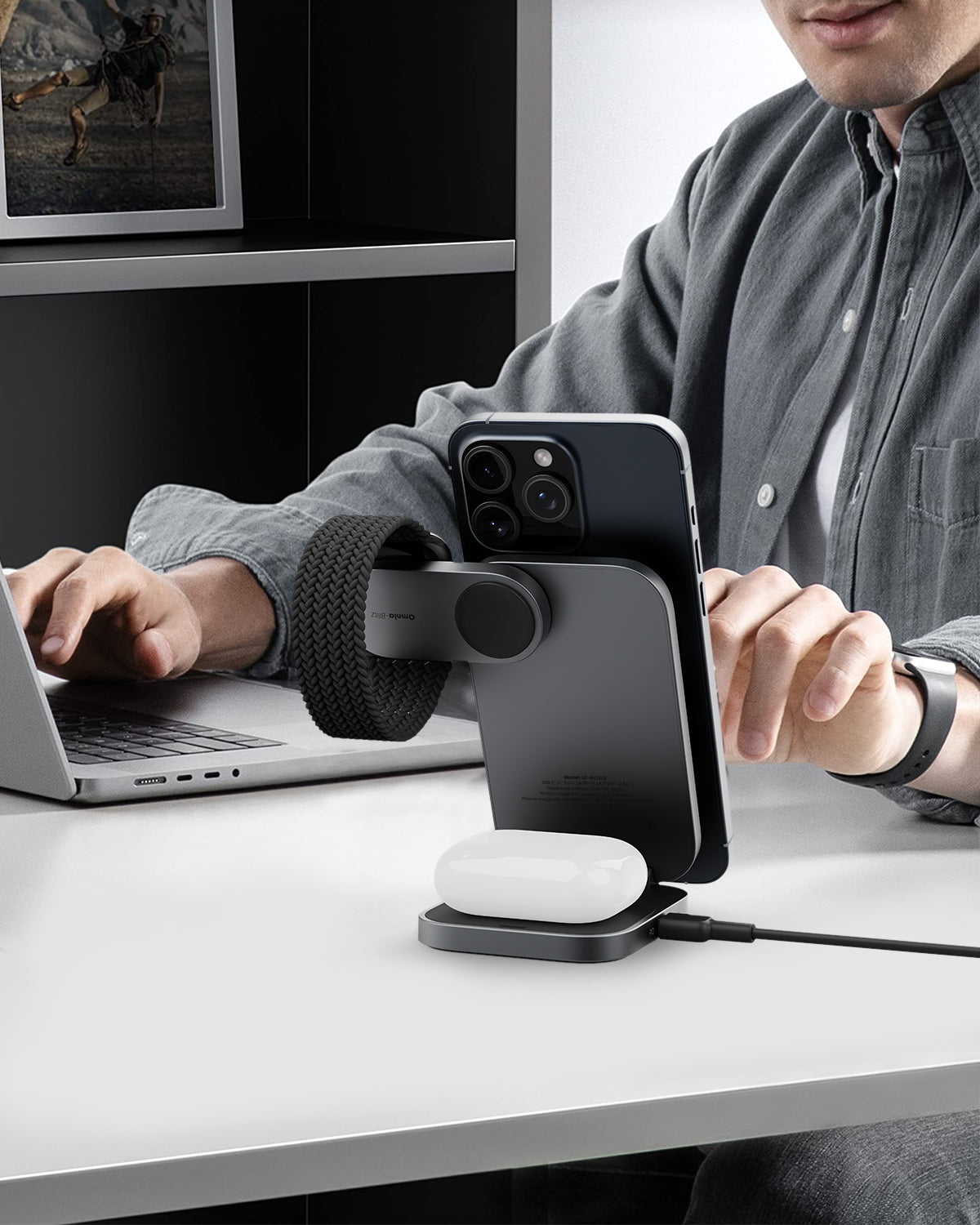 AUKEY MagFusion Z Plus Qi2.2 25W Foldable 3 in 1 Wireless Charger Station LC-MC312P
